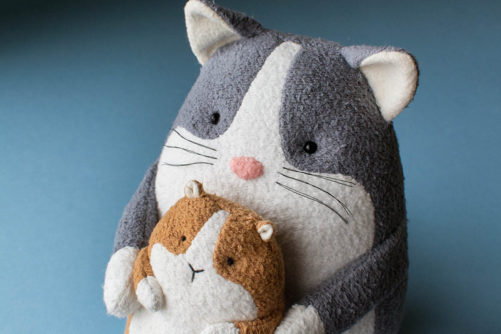 Free cat sewing pattern and free guinea pig sewing pattern by Fluffmonger