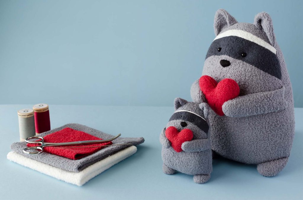 Sewing kits and sewing patterns for stuffed animals